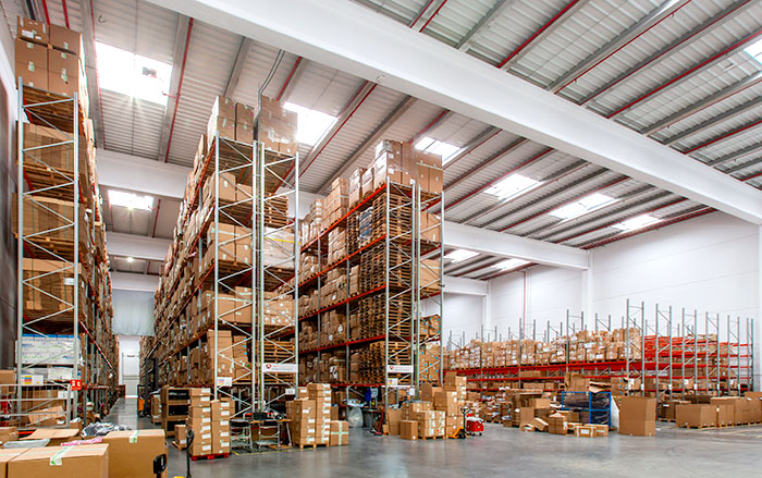 Instalación de racks para pallets y picking en la bodega textil de Grup  Sevica | AR Racking